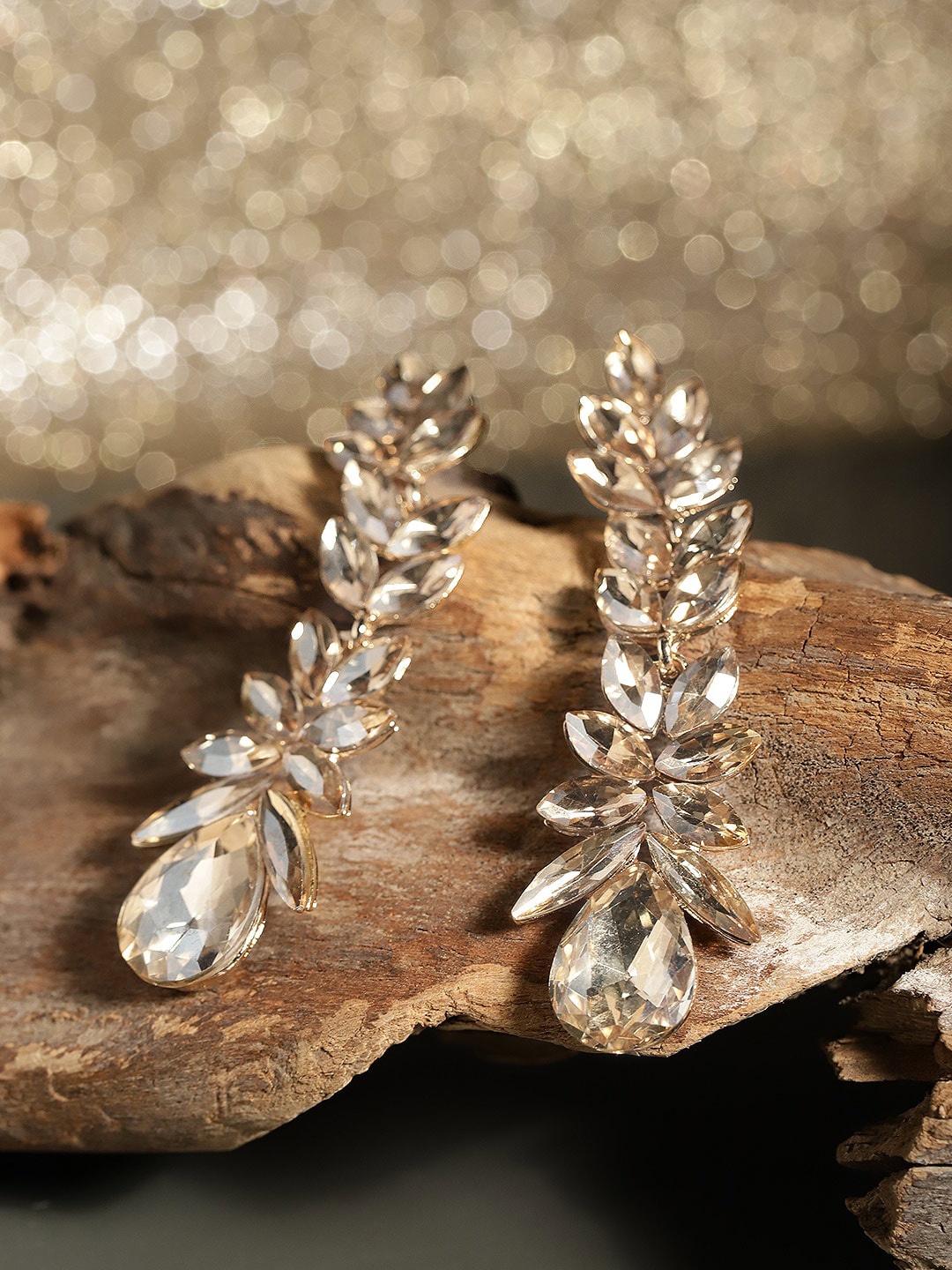 

DressBerry Gold-Plated Contemporary Drop Earrings