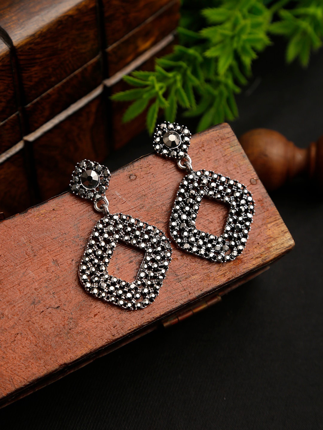 

DressBerry Silver-Plated Contemporary Drop Earrings