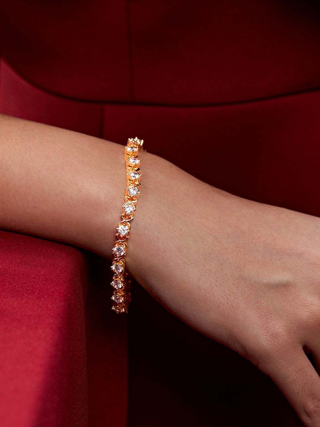 

MINUTIAE Gold-Plated Crystals Link Bracelet