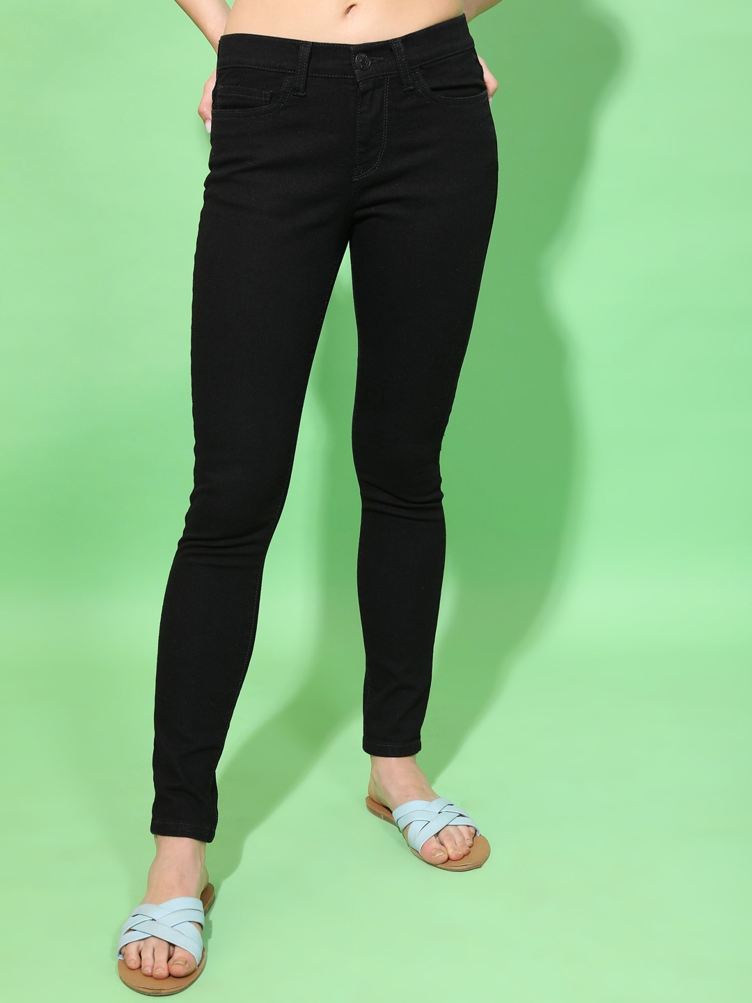 

Basics By Tokyo Talkies Women Black Skinny Fit Mid-Raise Clean Look Cropped Jeans