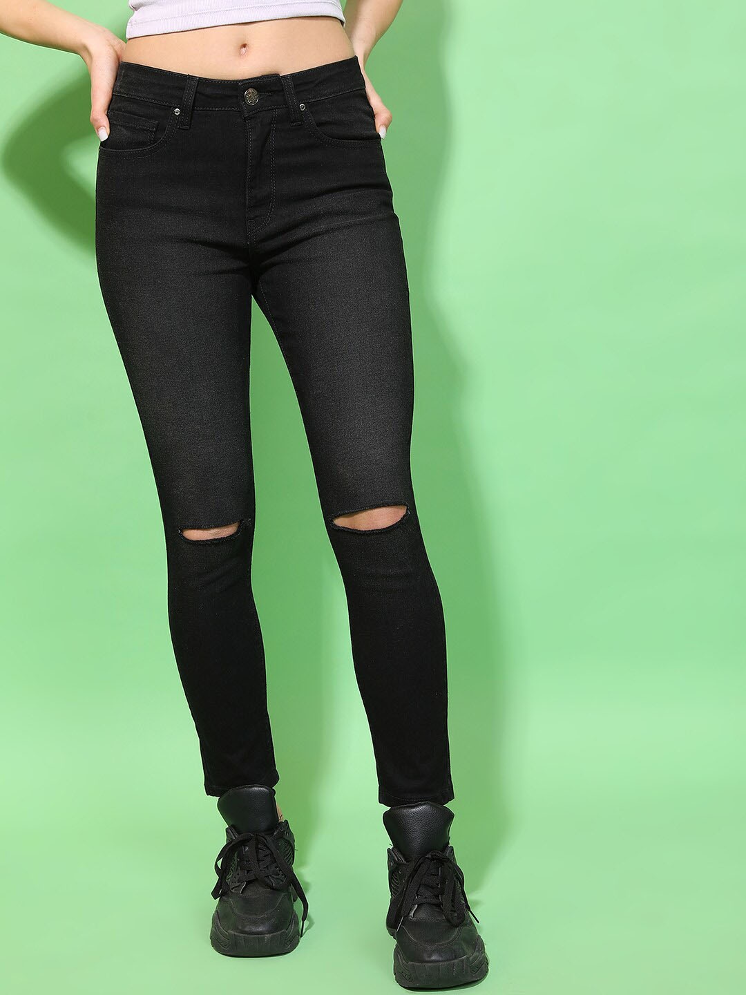

Tokyo Talkies Women Black Skinny Fit Slash Knee Stretchable Jeans