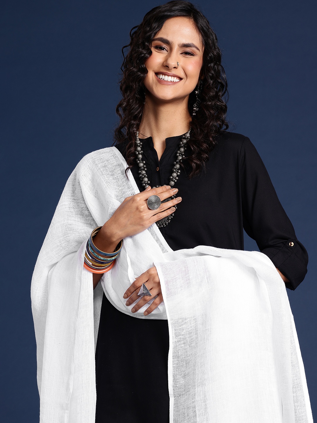 

Taavi Linen Dupatta with Zari Details, White