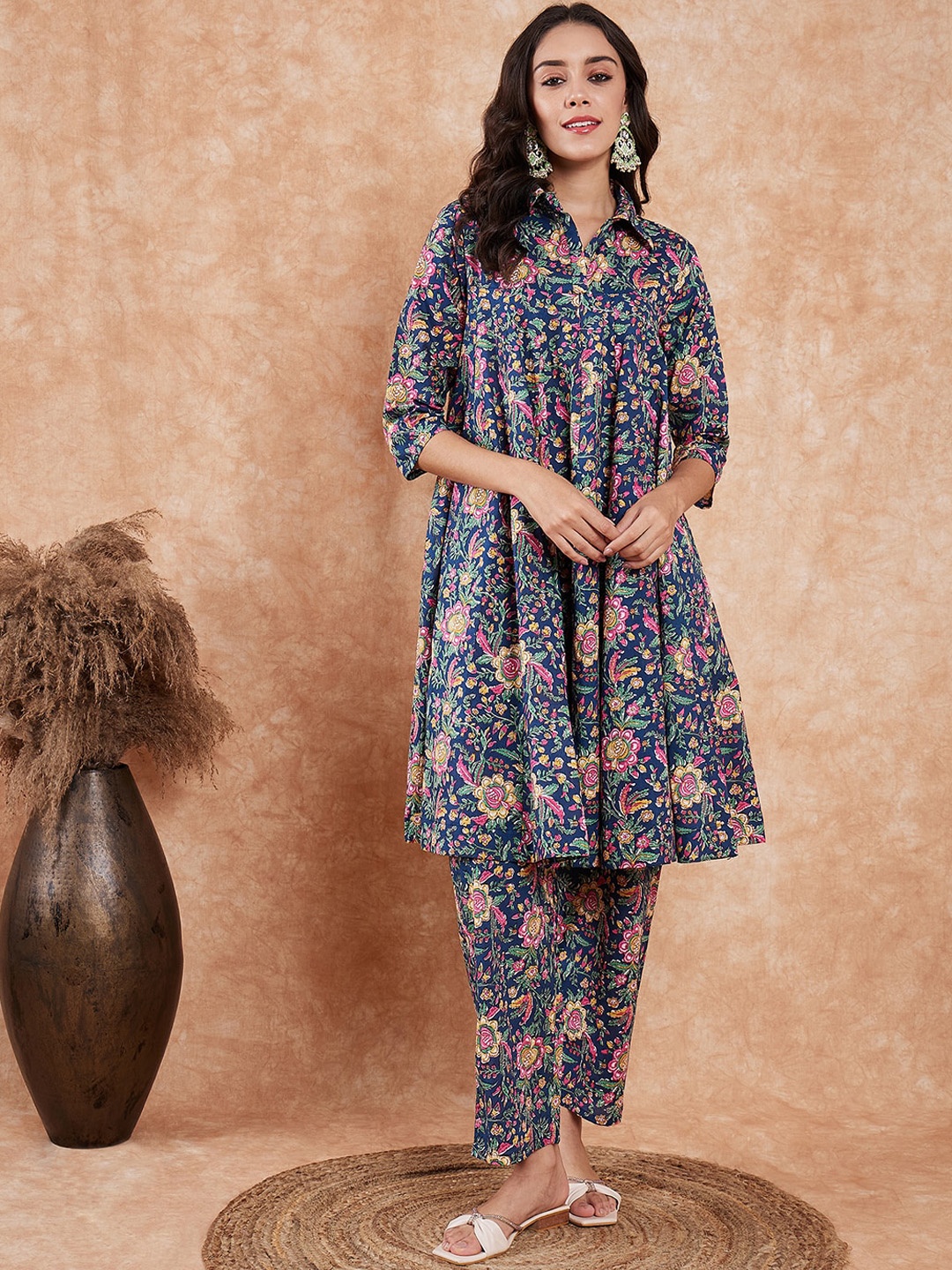 

InWeave Floral Printed Shirt Collar A-Line Kurta With Trouser, Blue