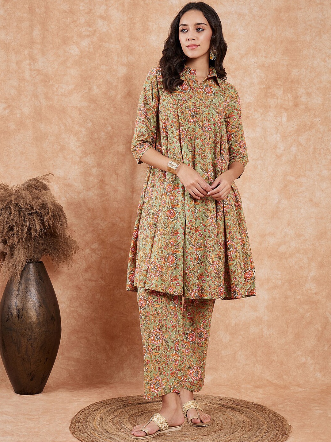 

InWeave Floral Printed Shirt Collar A-Line Kurta With Trouser, Green