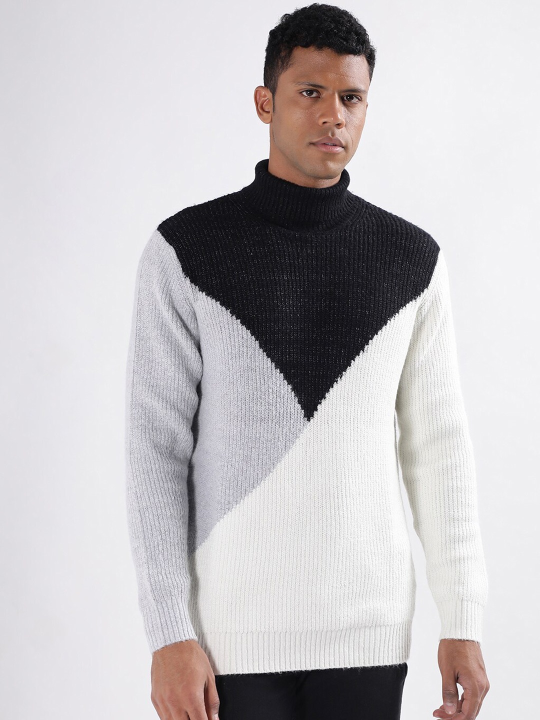 

LINDBERGH Colourblocked Turtle Neck Pullover Sweater, Black
