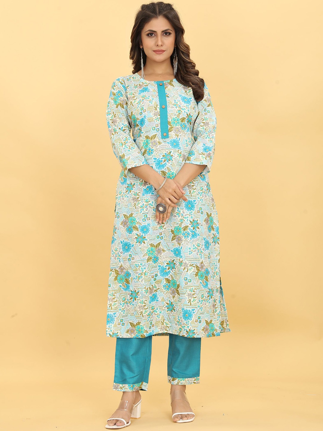 

PREMROOP- THE STYLE YOU LOVE Floral Printed Regular Kurta with Trousers, Blue