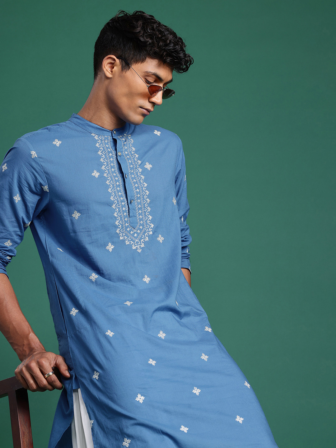 

Sangria Men Ethnic Motifs Embroidered Straight Kurta, Blue