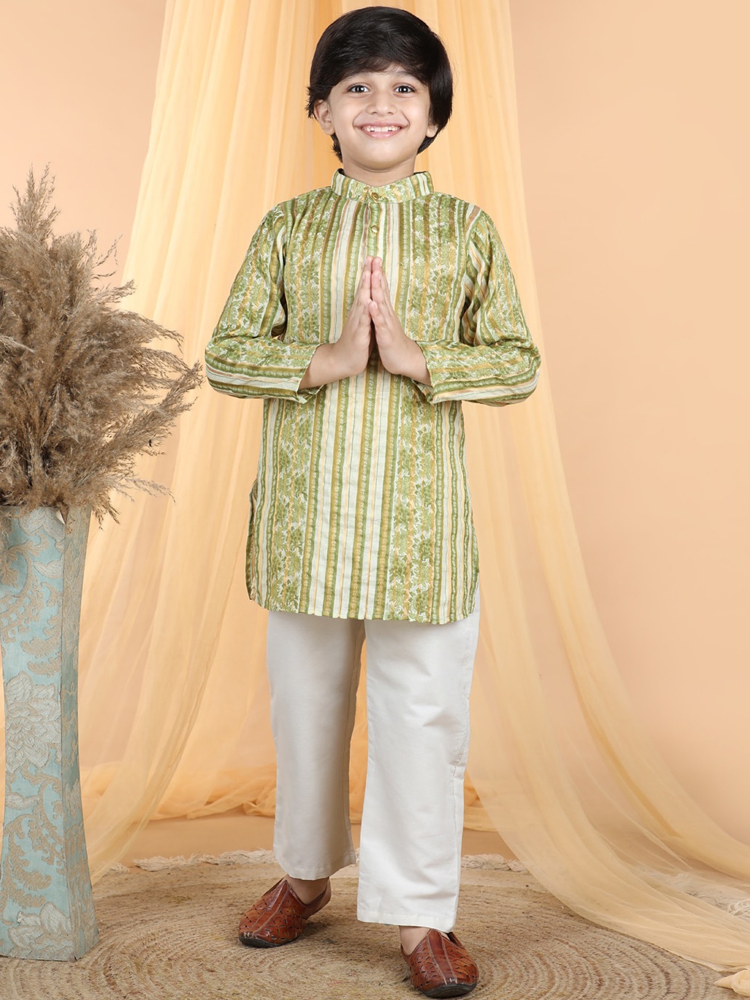 

Cutiekins Boys Ethnic Motifs Printed Mandarin Collar Regular Kurta With Pyjamas, Green