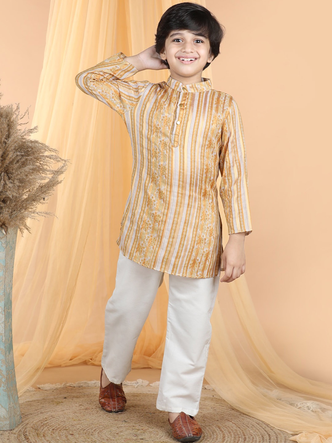 

Cutiekins Boys Ethnic Motifs Printed Mandarin Collar Regular Kurta With Pyjamas, Grey