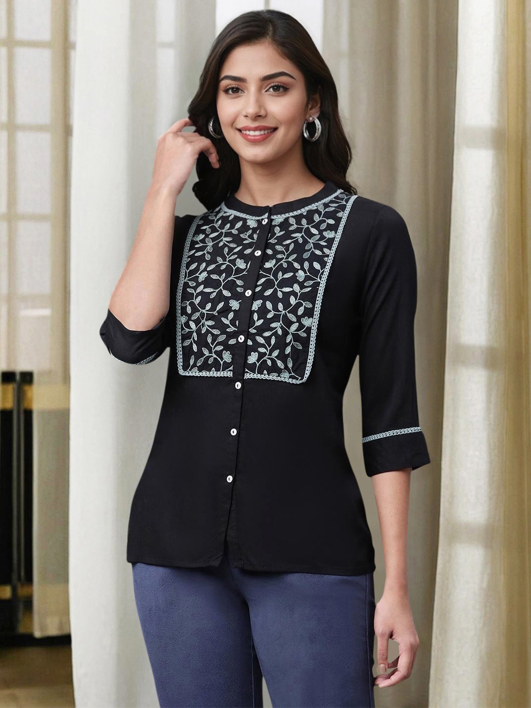 

AURELIA Floral Embroidered Straight Kurti, Black