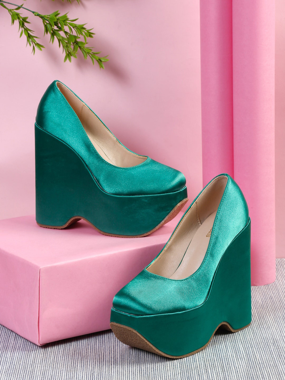 

Flat n Heels Square Toe Platform Heel Pumps, Green
