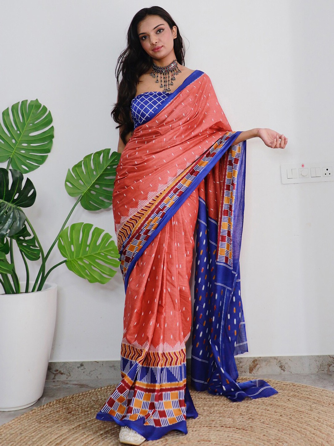 

Mitera Geometric Printed Saree, Rust