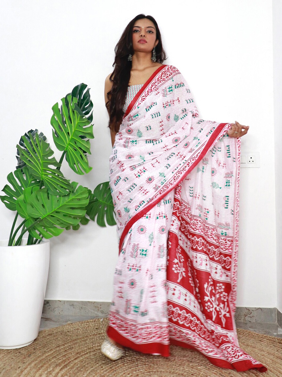 

Mitera White & Red Warli Printed Saree