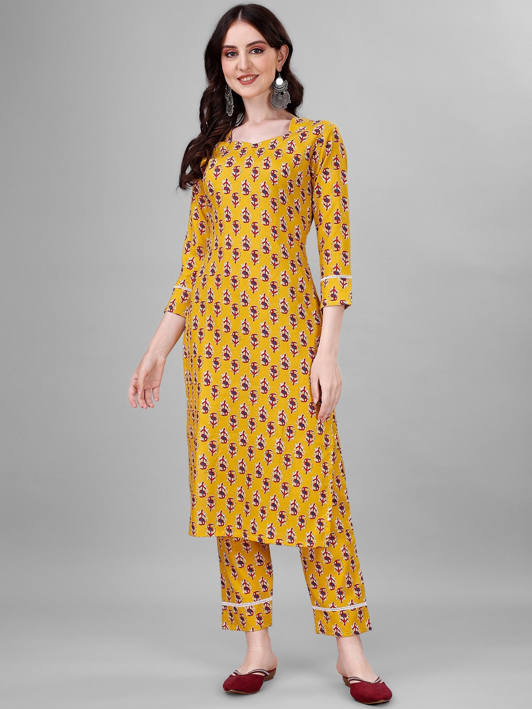 

Sun Fashion And Lifestyle Floral Printed Square Neck Regular Kurta With Trousers, Yellow