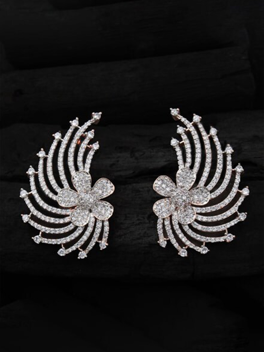

Mirana Rose Gold-Plated Contemporary Studs Earrings