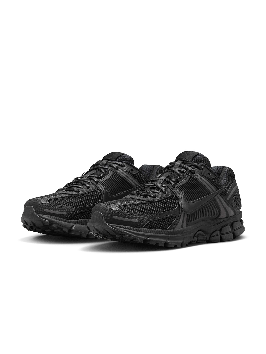 

Nike Men Zoom Vomero 5 SP Sneakers, Black