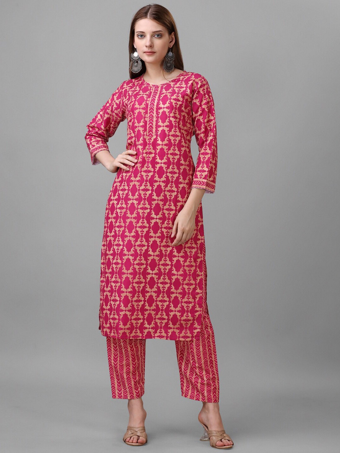 

Sun Fashion And Lifestyle Ethnic Motifs Printed Kurta with Trousers, Pink