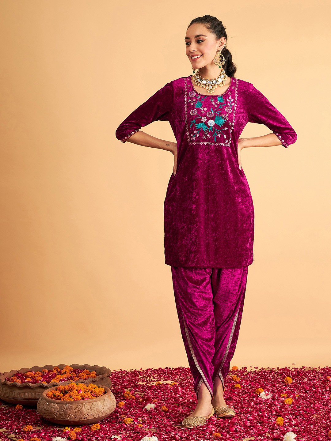 

Shae by SASSAFRAS Ethnic Motifs Yoke Design Thread Work Velvet Kurta with Dhoti Pants, Fuchsia