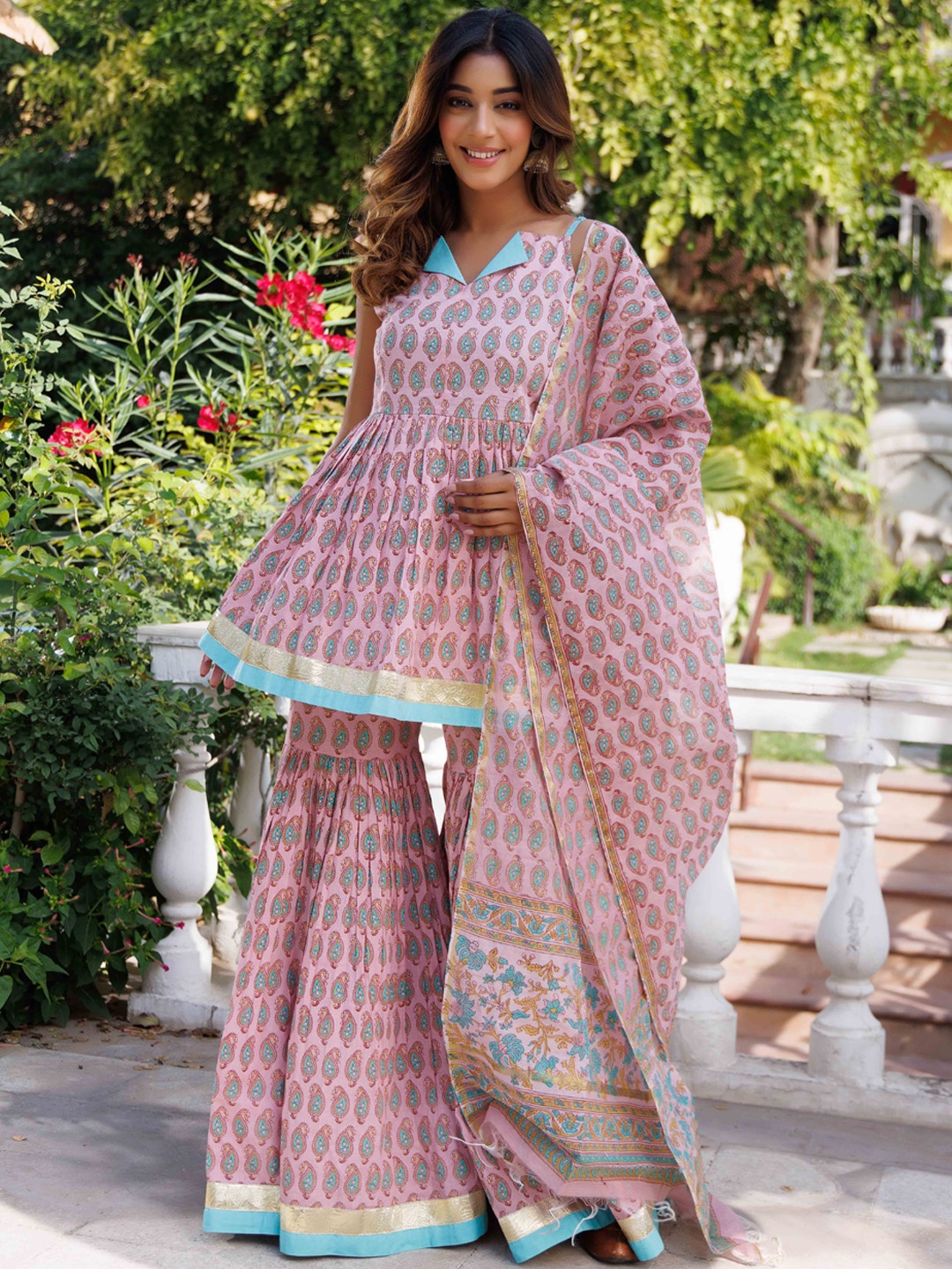 

Ragavi Ethnic Motifs Printed A-Line Pure Cotton Kurta With Sharara & Dupatta, Mauve