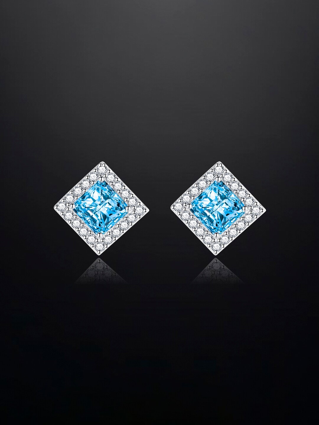 

Designs & You Silver Plated Square Studs Earrings