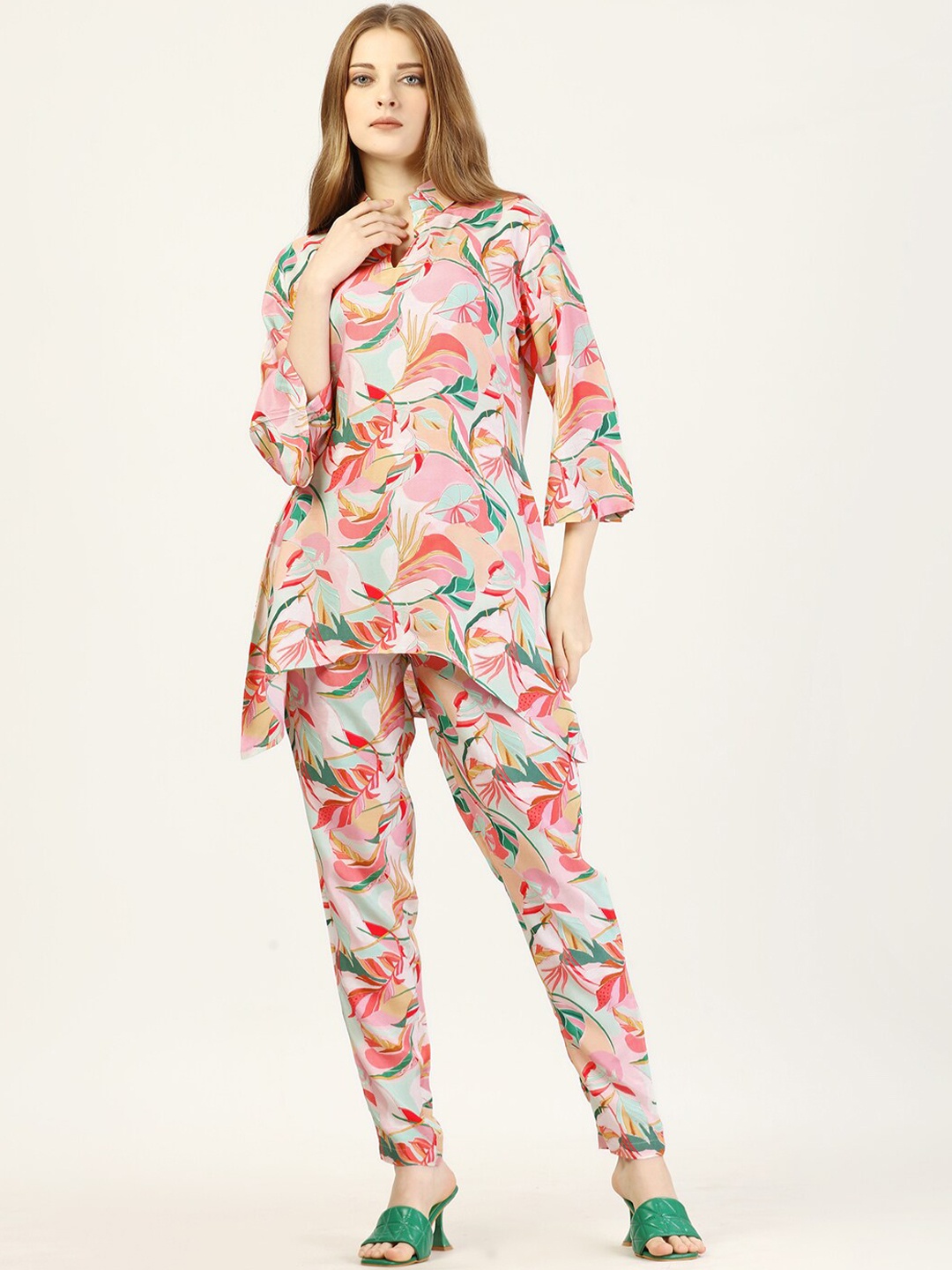 

SEW YOU SOON Floral Printed Shirt-Collar High-Low Top With Printed Trouser, Peach