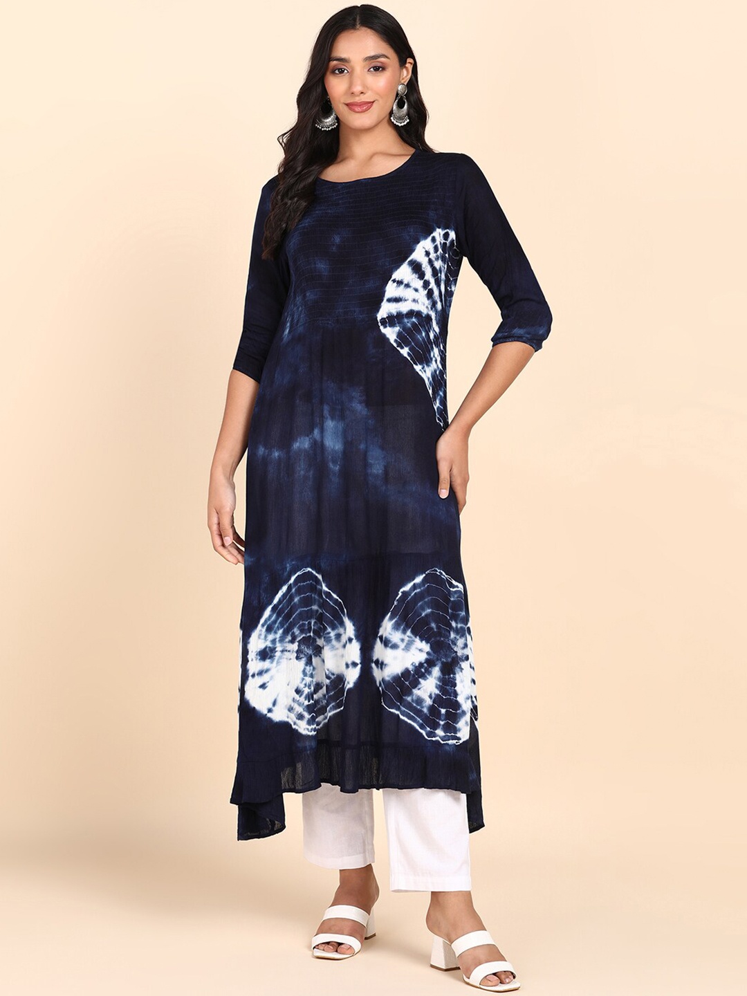 

Maaesa Tie and Dye Round Neck Straight Kurta, Blue
