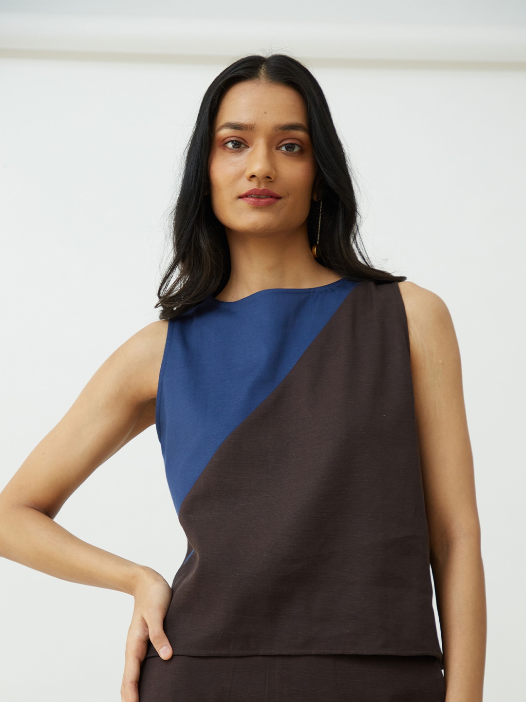 

Saltpetre Colourblocked Round Neck Top, Blue