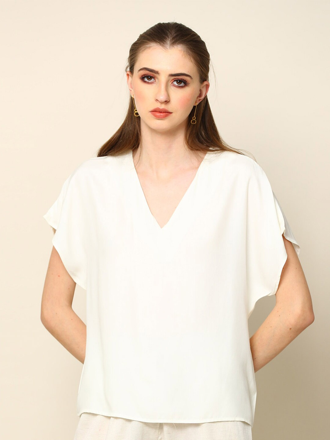 

Saltpetre V-Neck Extended Sleeve Silk Cotton Regular Top, Off white