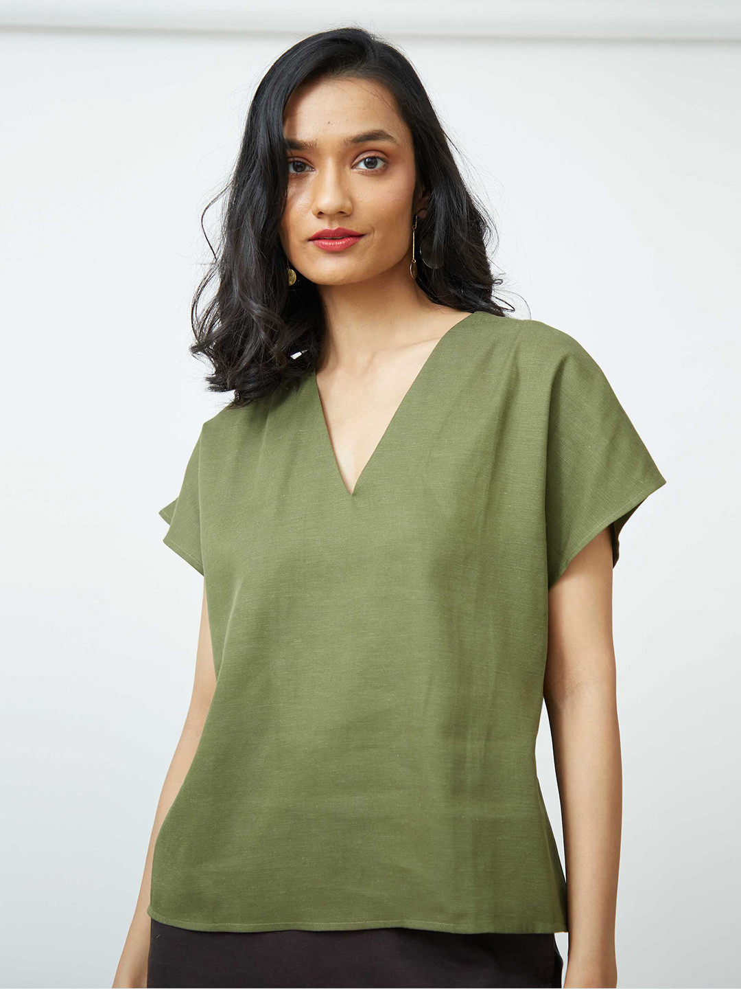 

Saltpetre V-Neck Extended Sleeves Top, Olive