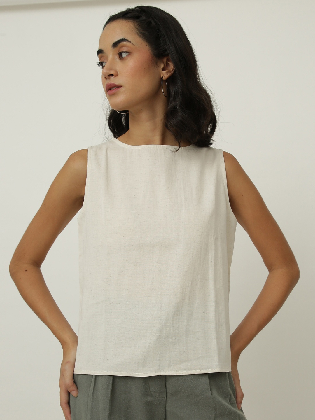 

Saltpetre Boat Neck Sleeveless Regular Top, Off white