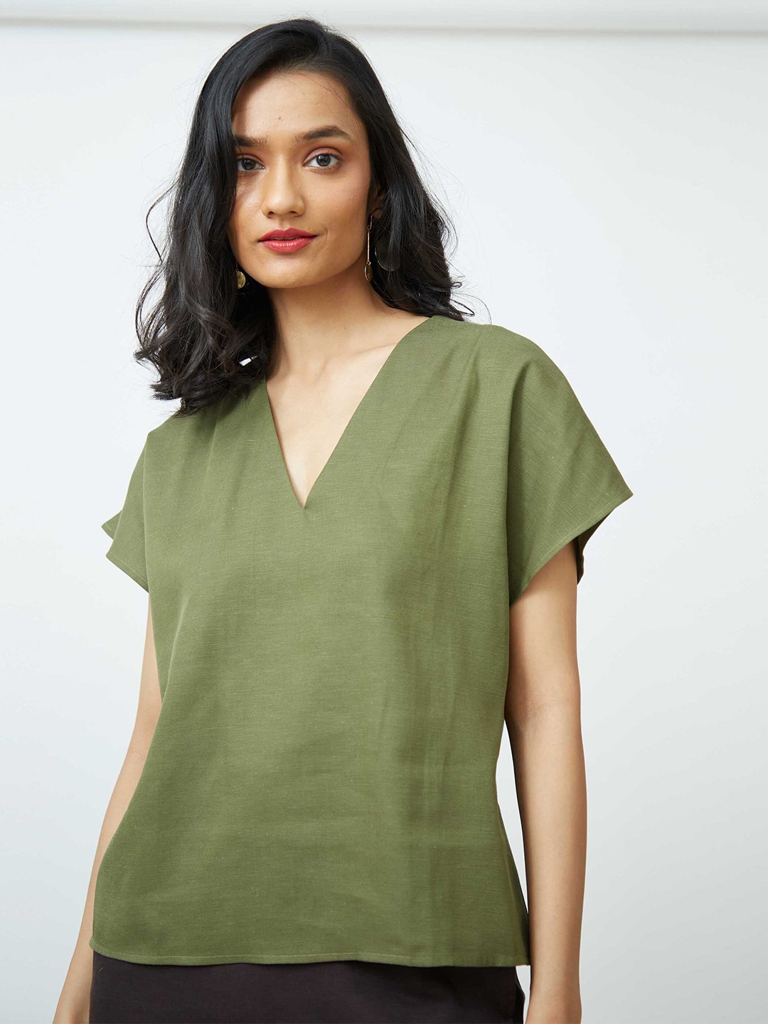 

Saltpetre V-Neck Extended Sleeves Silk Cotton Regular Top, Olive