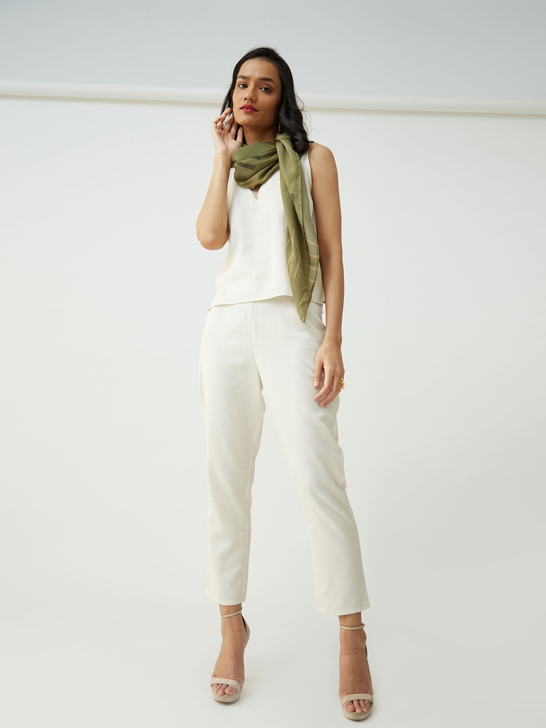 

Saltpetre V-Neck Sleeveless Regular Top, Off white