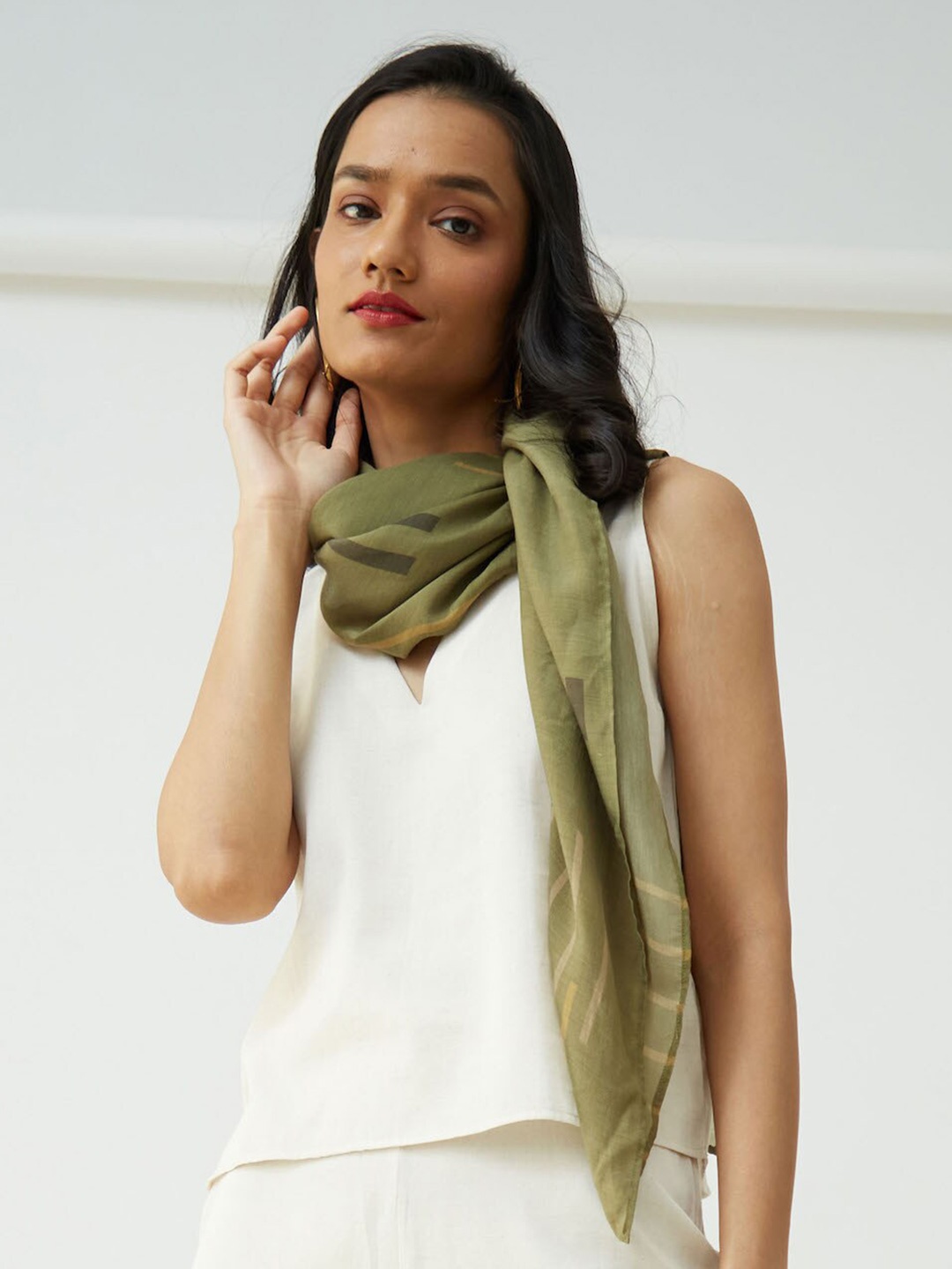 

Saltpetre V-Neck Sleeveless A-Line Top, Off white