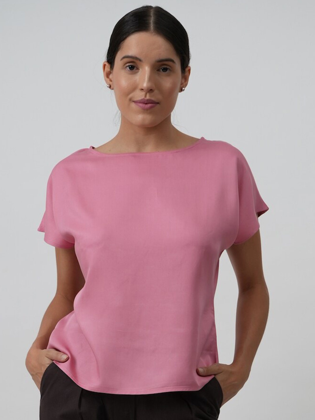 

Saltpetre Round Neck Extended Sleeves Top, Pink