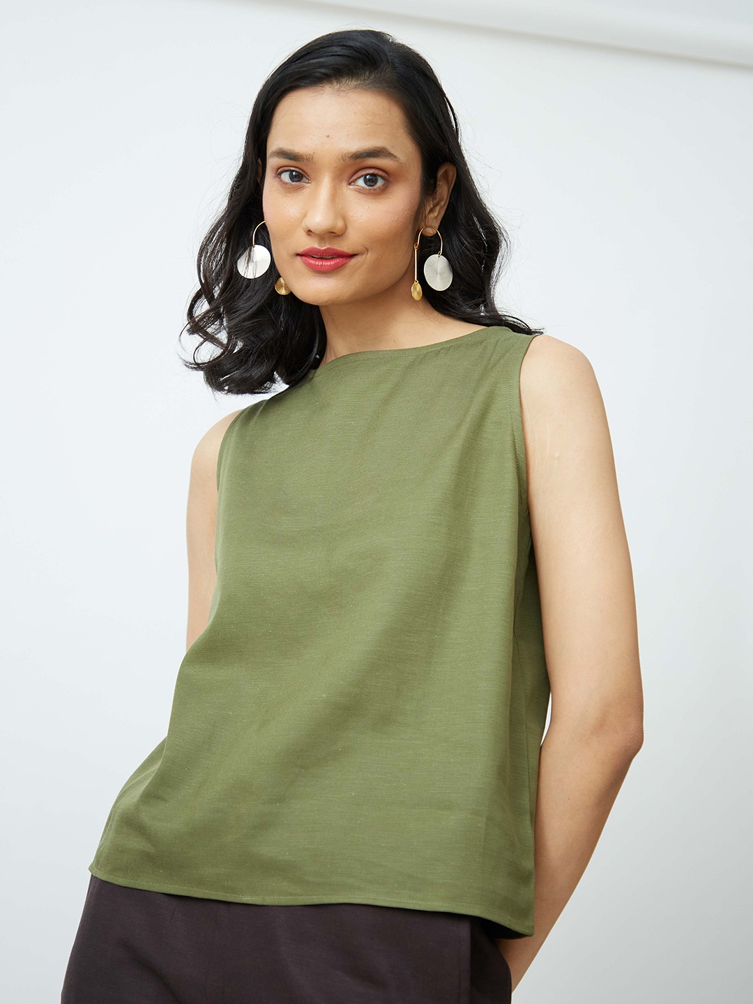 

Saltpetre Boat Neck Sleeveless Top, Olive