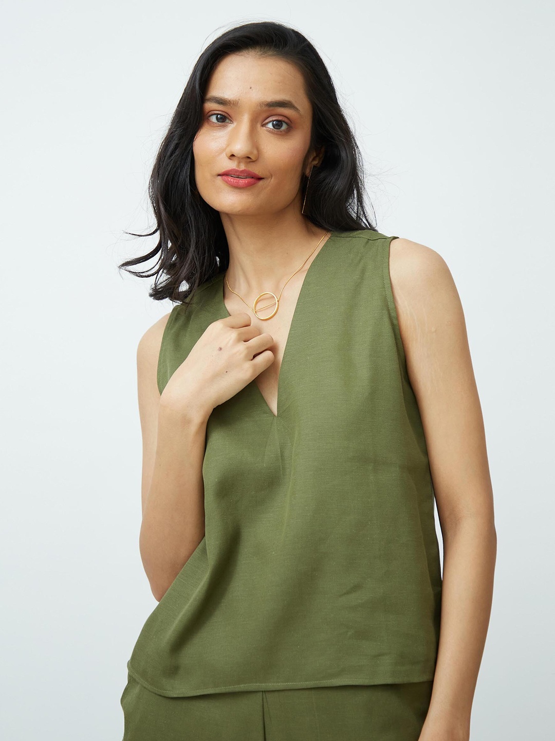 

Saltpetre V-Neck Top, Olive