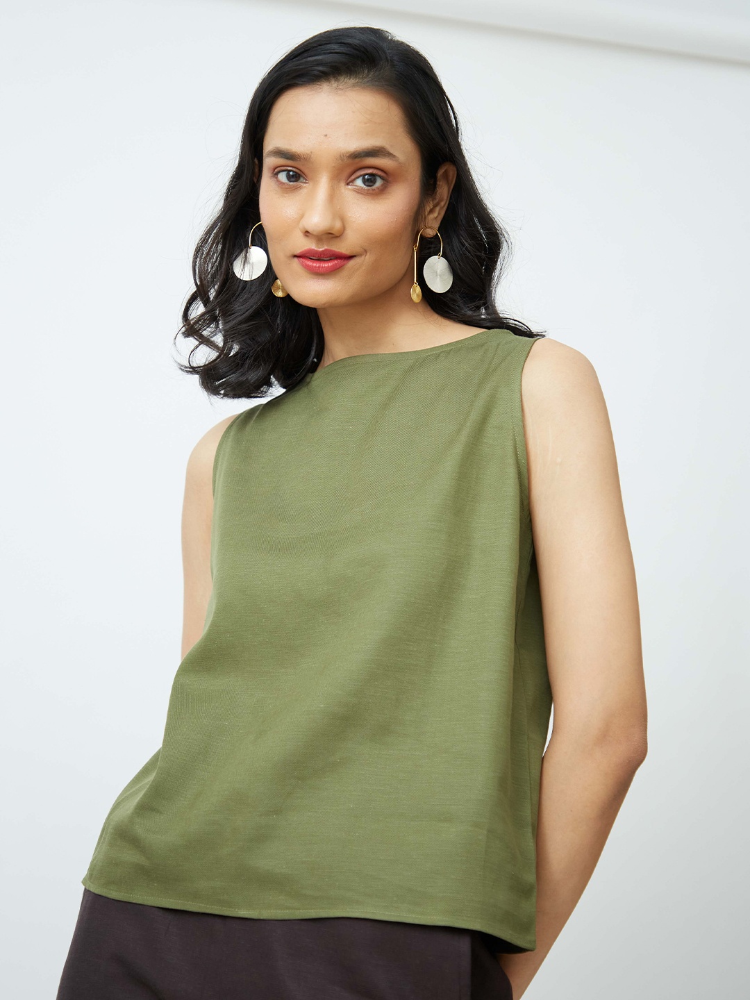 

Saltpetre Boat Neck Sleeveless Top, Olive