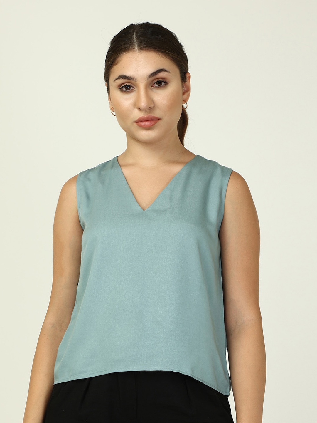 

Saltpetre V-Neck Sleeveless Silk Cotton Regular Top, Blue