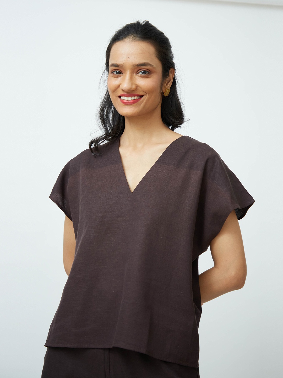 

Saltpetre V-Neck Extended Sleeves Silk Cotton Top, Coffee brown