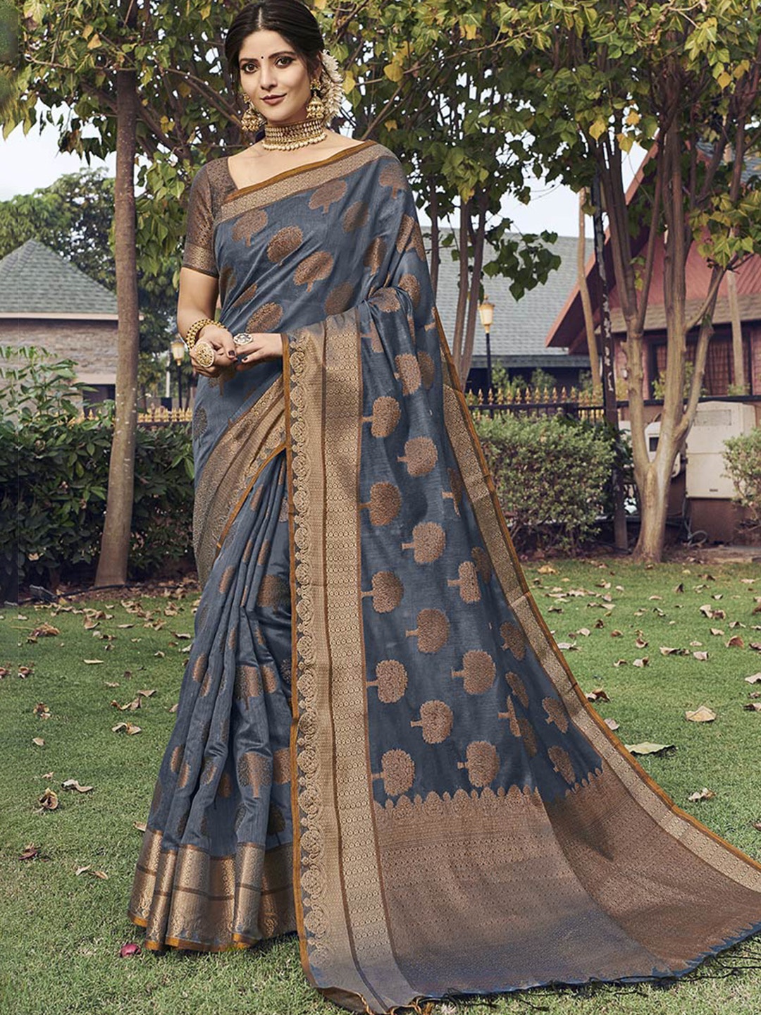 

GAJARAI Ethnic Motifs Woven Design Zari Chanderi Saree, Grey