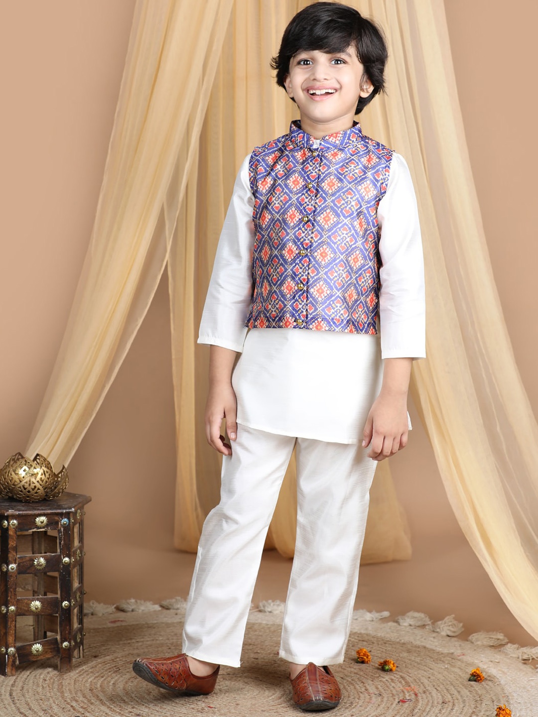 

Cutiekins Boys Mandarin Collar Kurta With Pyjamas & Nehru jacket, Off white