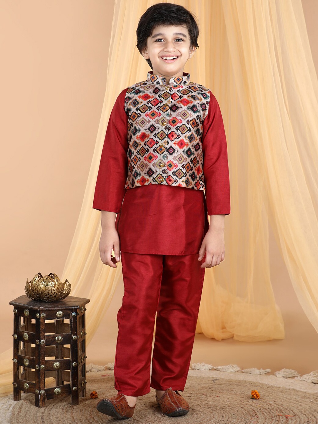 

Cutiekins Boys Mandarin Collar Straight Kurta & Pyjamas With Nehru Jacket, Maroon