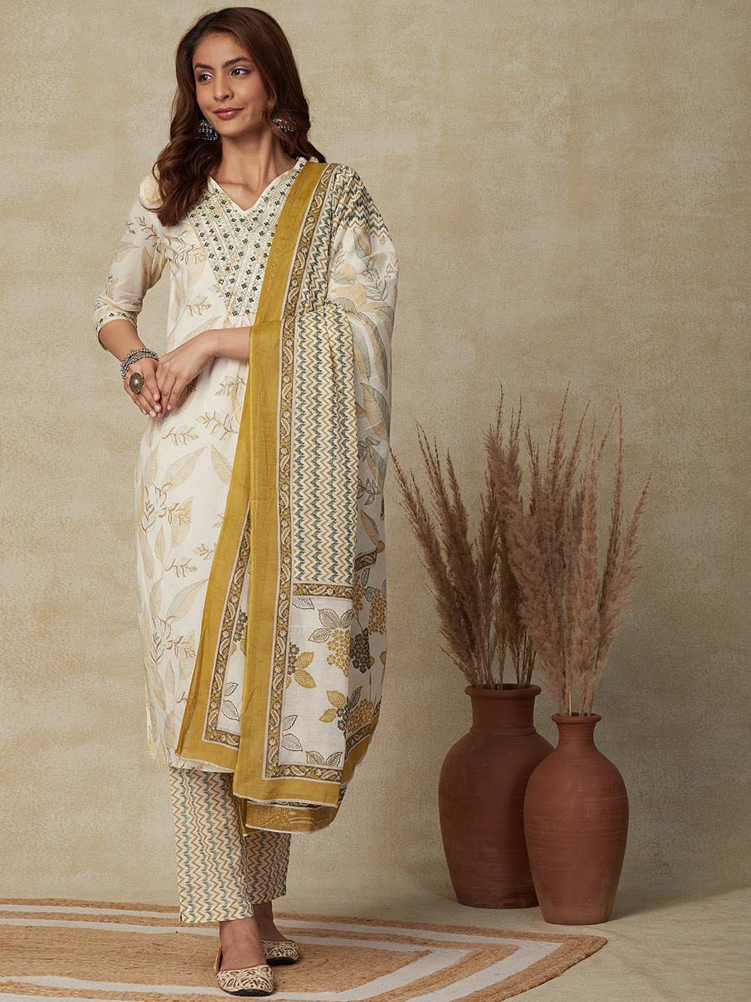 

FASHOR Floral Printed Thread Work Pure Cotton Straight Kurta & Trousers With Dupatta, Off white