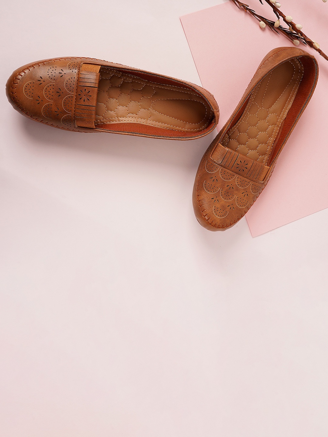 

Style Shoes Textured Ballerinas With Laser Cuts, Tan