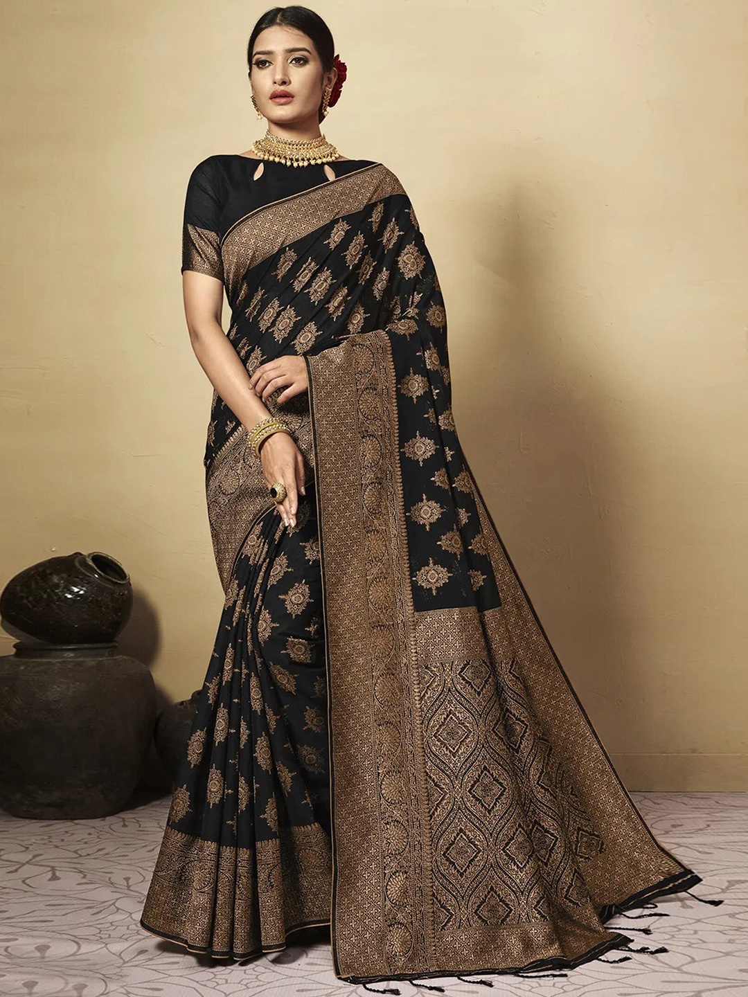 

GAJARAI Woven Design Zari Banarasi Saree, Black