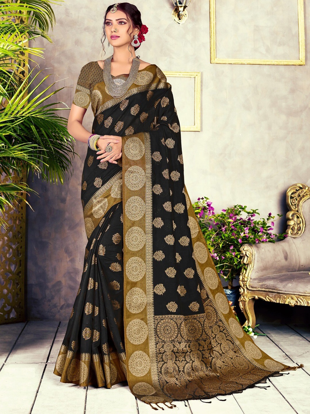 

GAJARAI Woven Design Zari Banarasi Saree, Black