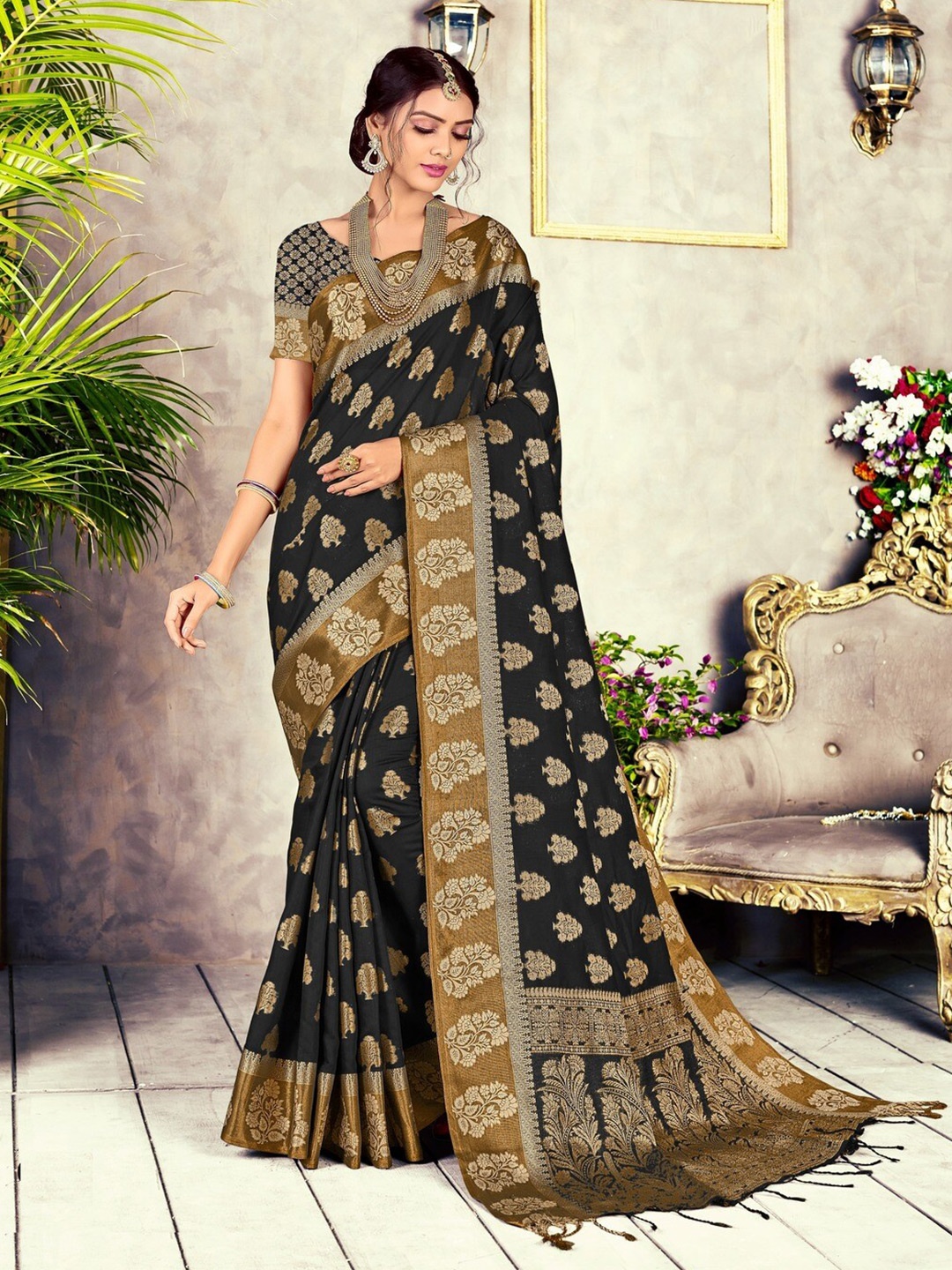 

GAJARAI Ethnic Motifs Woven Design Zari Banarasi Saree, Black