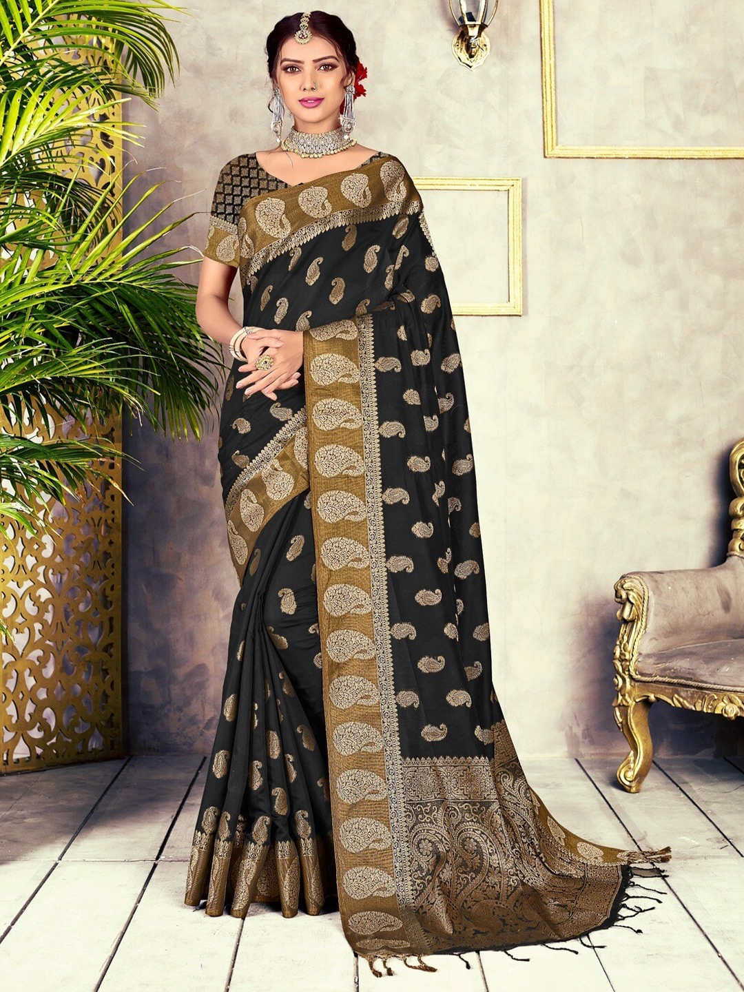 

GAJARAI Ethnic Motifs Woven Design Zari Banarasi Saree, Black