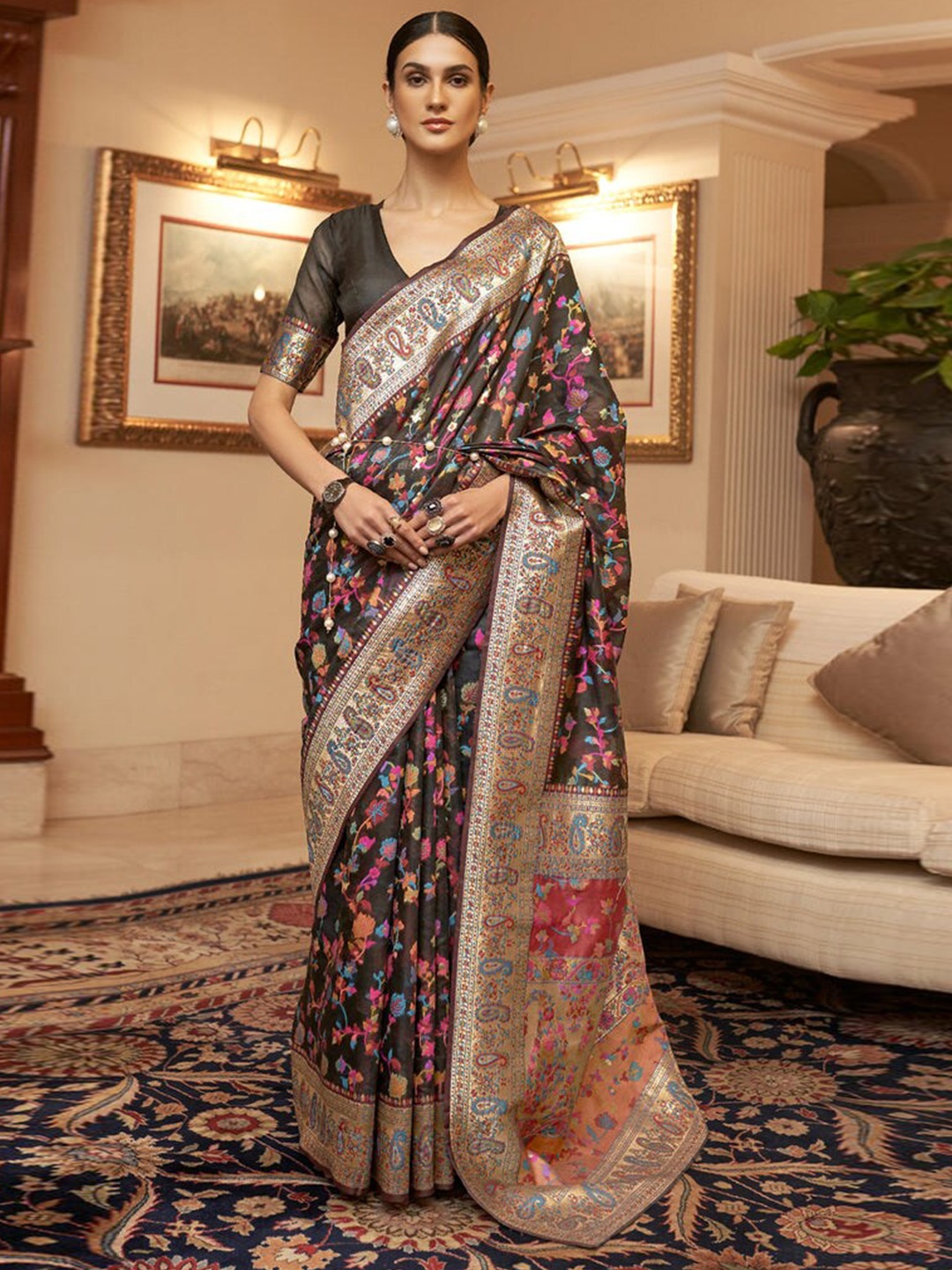 

GAJARAI Floral Printed Silk Blend Banarasi Saree, Black