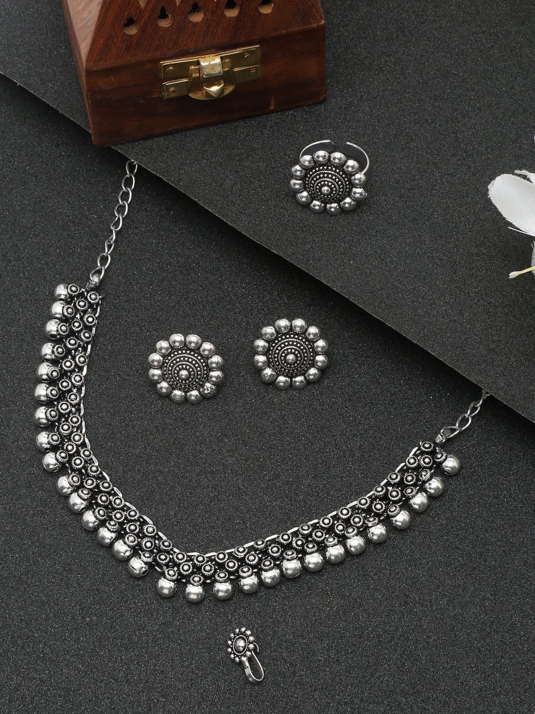 

Sangria Silver Plated Oxidised Jewellery Set